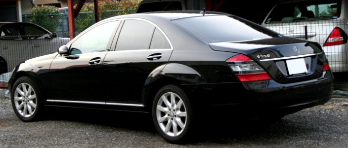 2006-2009_Mercedes-Benz_S550_W221_rear