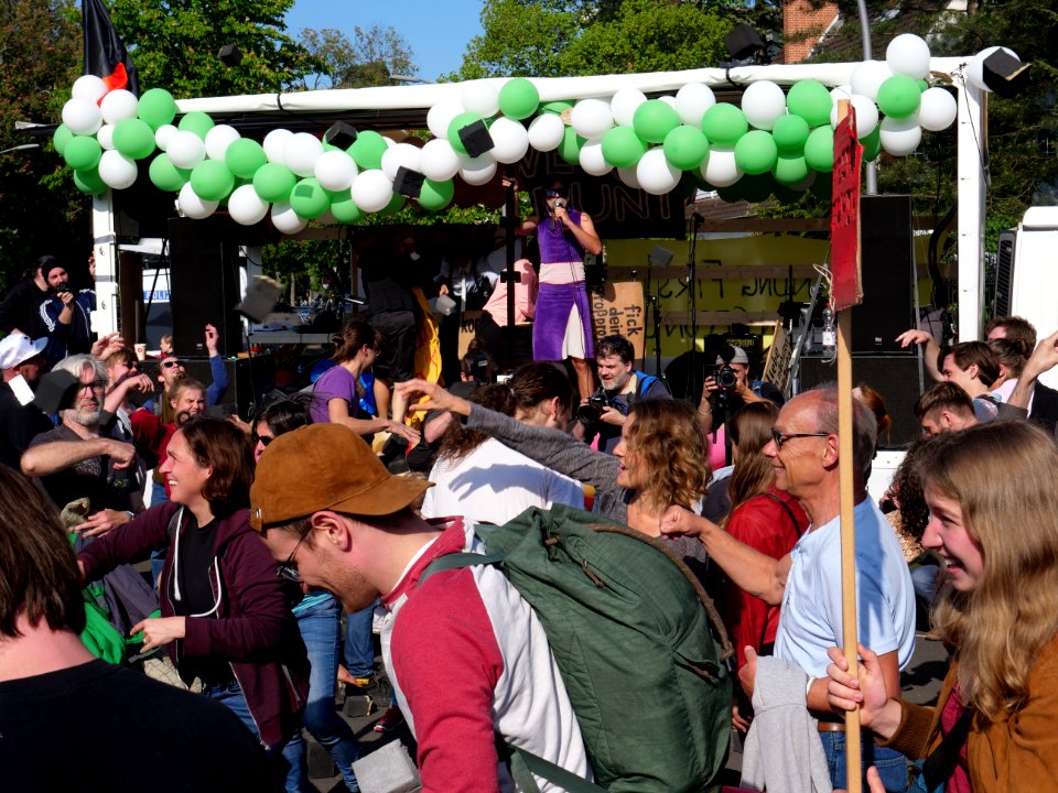 1st_may_demonstration_Grunewald_2019_at_Johannaplatz_10