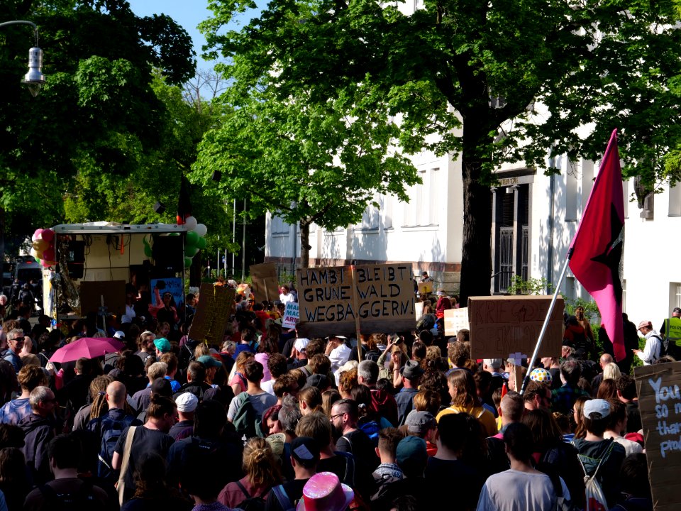 1st_may_demonstration_Grunewald_2019_49