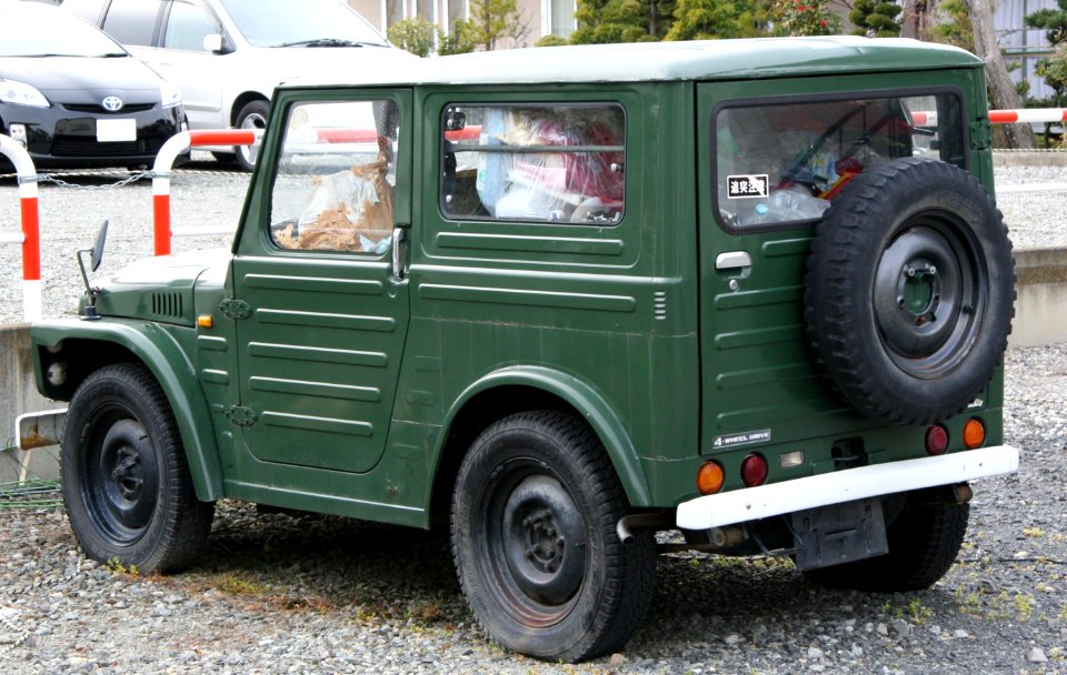 1st_generation_Suzuki_Jimny_Van_rear