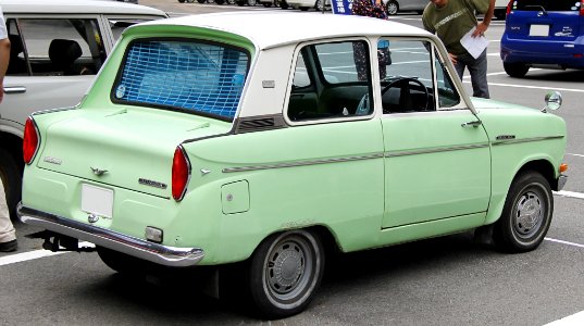 1st_generation_Mitsubishi_Minica_Deluxe_rear