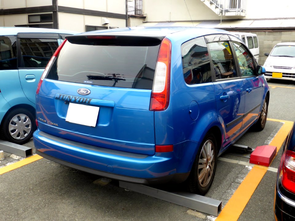 1st_generation_Ford_C-MAX_rear