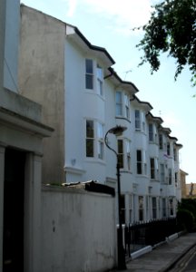 1–7_Pelham_Square,_North_Laine,_Brighton_(NHLE_Code_1380715)_(June_2010)