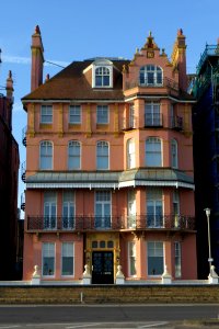 2_King's_Gardens,_Hove_(NHLE_Code_1205945)_(April_2013)