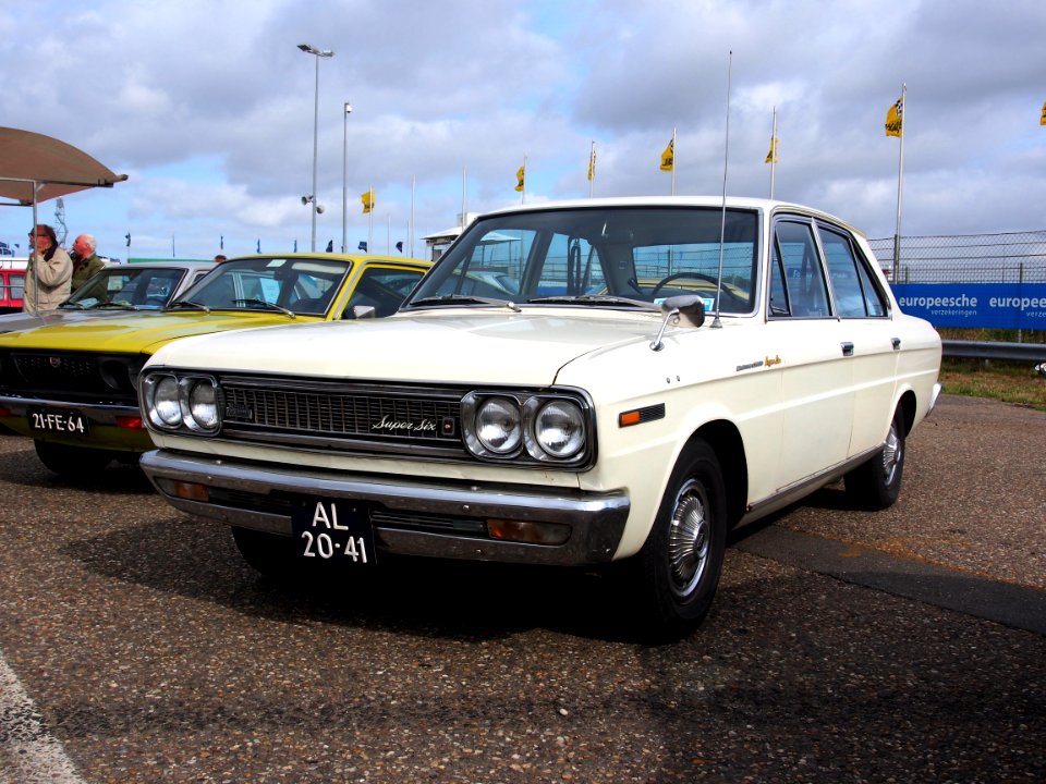 1971_Datsun_2400_Super_Six_pic5