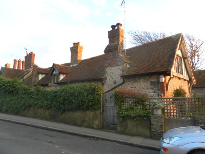 1–9_and_16–29_Tudor_Close,_Dean_Court_Road,_Rottingdean_(NHLE_Code_1380426)_(December_2012)