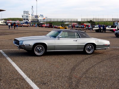 1968_Ford_Thunderbird,_pic1