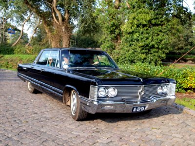 1968_Imperial_LeBaron_DY1-H_photo-1
