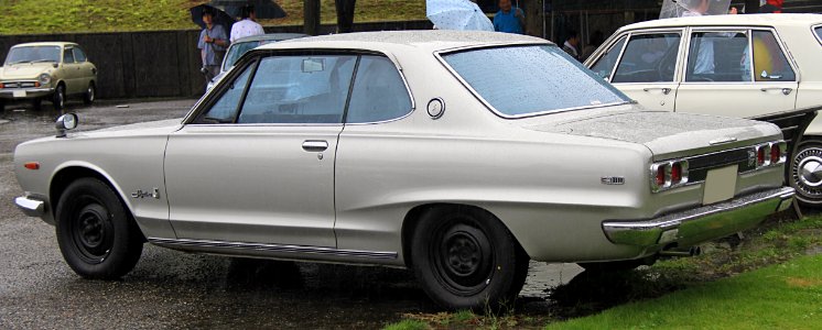 1970-1971_Nissan_Skyline_Hardtop_2000GT_rear