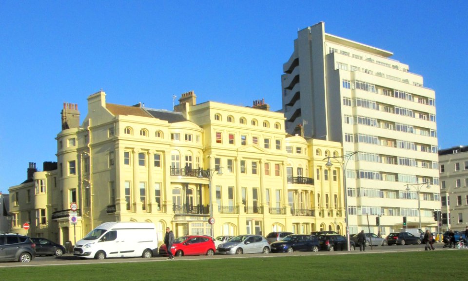 1–6_Brunswick_Terrace,_Hove_(NHLE_Code_1204829)_(January_2017)_(2)