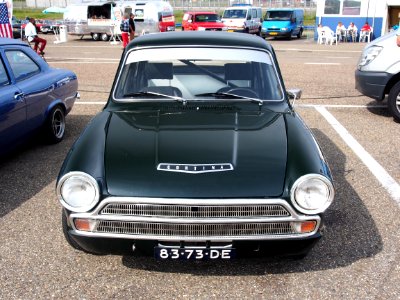 1967_Ford_Cortina_1200,_licence_83-73-DE,_pic1