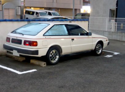 1st_generation_Isuzu_Piazza_rear