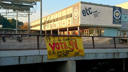 2-D_2015_3+2_referendum_SEPC's_banner_in_UAB_Bellaterra_campus_02