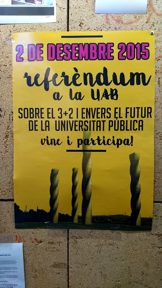 2-D_2015_3+2_referendum_poster_in_UAB_Bellaterra_campus_01