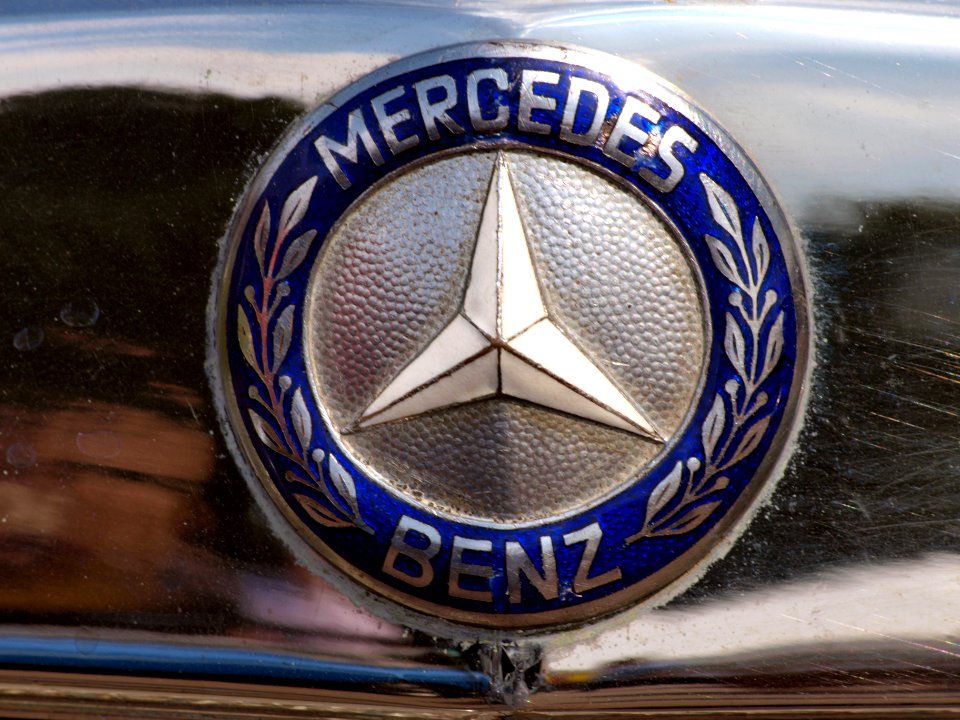1971_Mercedes-Benz_250slash8,_Dutch_licence_registration_DR-56-38_p2