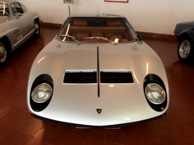 1971_Lamborghini_Miura_SV_385hp_V12,_4L_p3