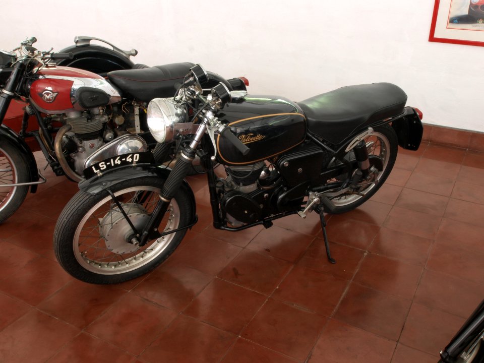 1970_Velocette_Venom_Thruxton,_47hp,_499cc,_160kmh