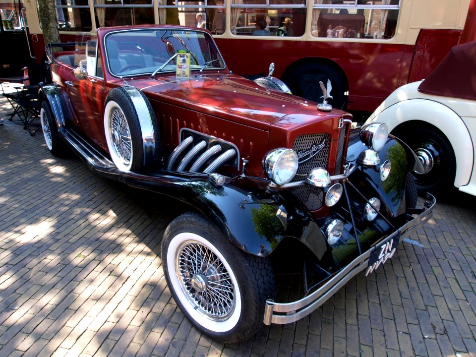 1976_Beauford_Ford_Corina_1600_Convertible_at_the_SPECIAAL_Auto_Evenement_Nijkerk_2011,_pic5