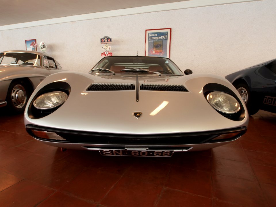 1971_Lamborghini_Miura_SV_385hp_V12,_4L_pB