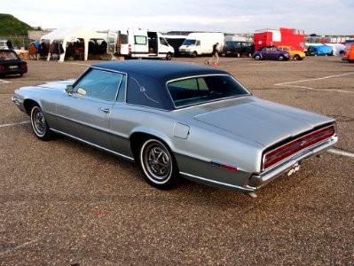 1968_Ford_Thunderbird,_pic5