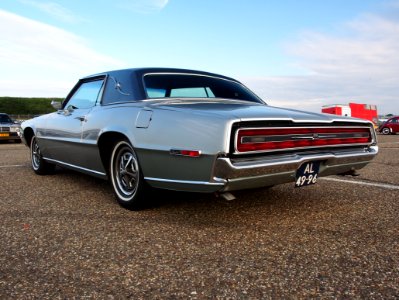 1968_Ford_Thunderbird,_pic6