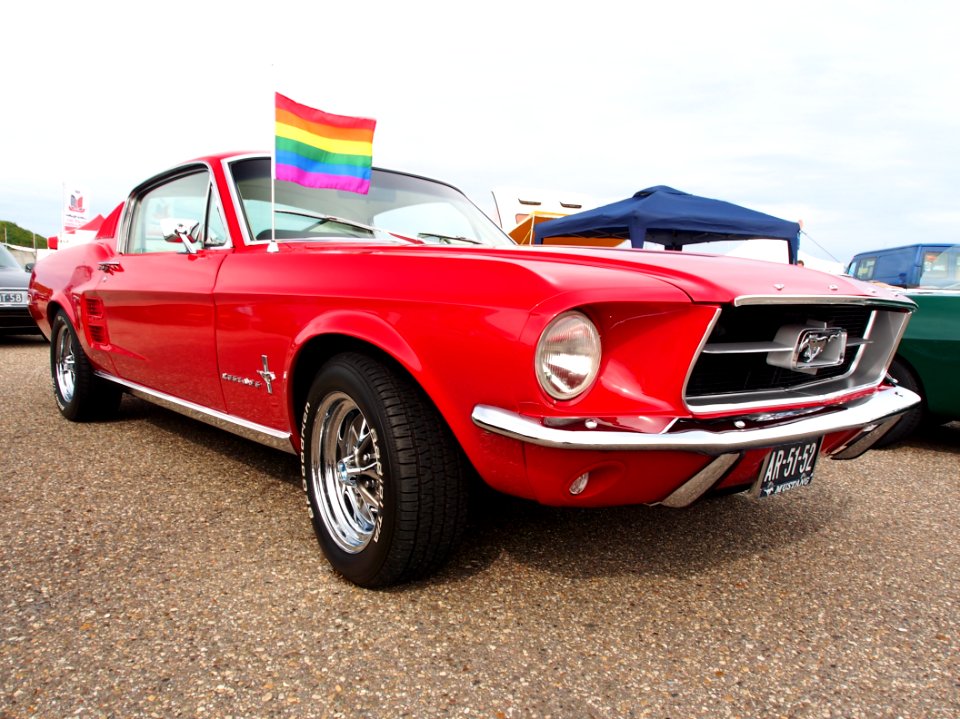 1967_FORD_MUSTANG_2+2_FASTBACK,_licence_AR-51-52,_pic1