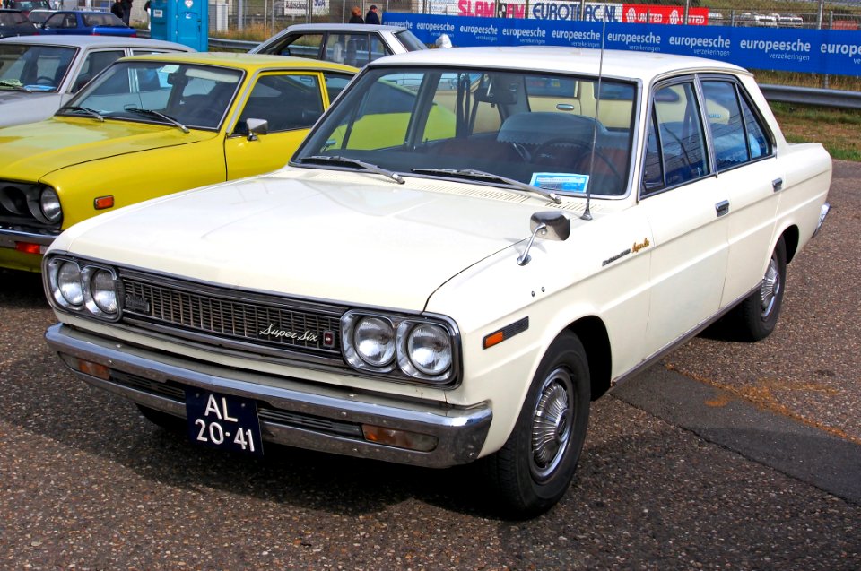 1971_Datsun_2400_Super_Six_pic4