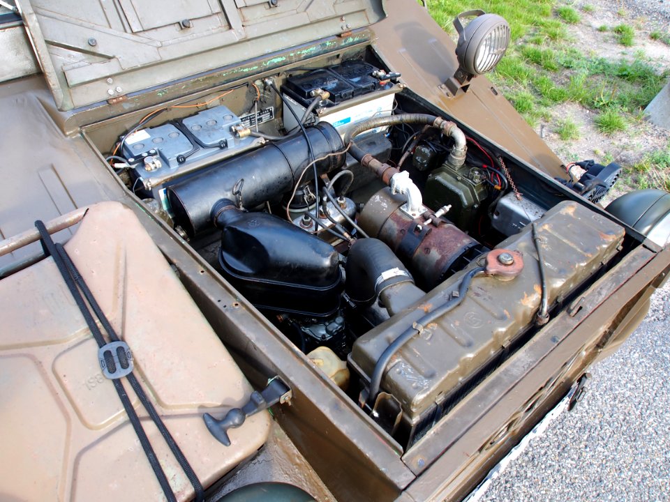 1977_Military_Auto_Union_Munga_engine,_pic6