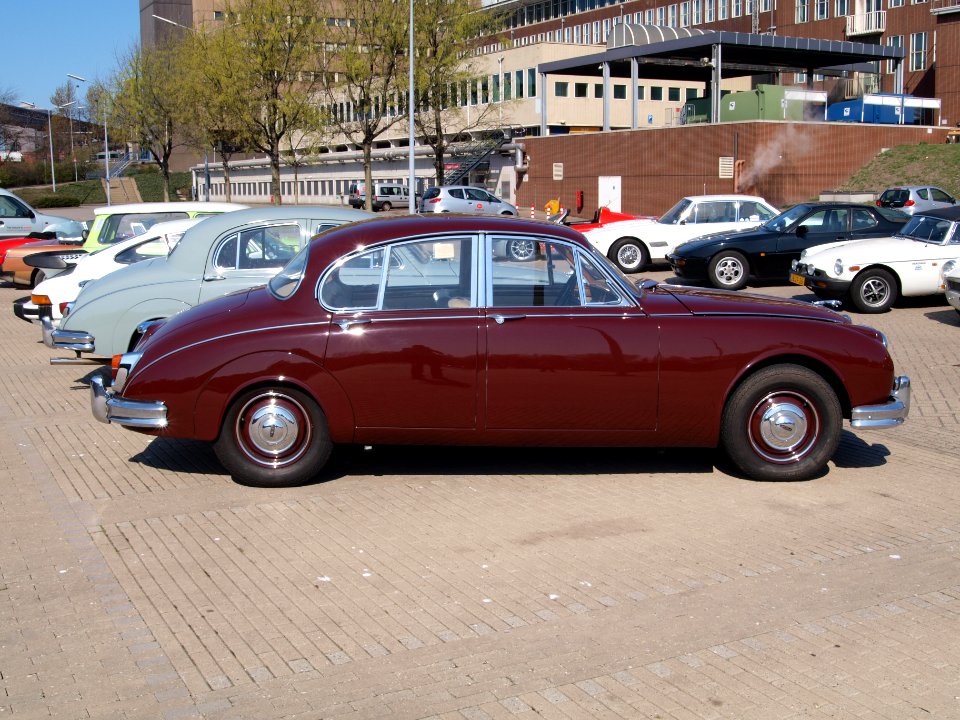 1967_Jaguar_MARK_2-3,4_L,_Dutch_licence_registration_96-50-DE,_pic2
