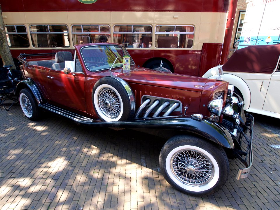 1976_Beauford_Ford_Corina_1600_Convertible_at_the_SPECIAAL_Auto_Evenement_Nijkerk_2011,_pic3