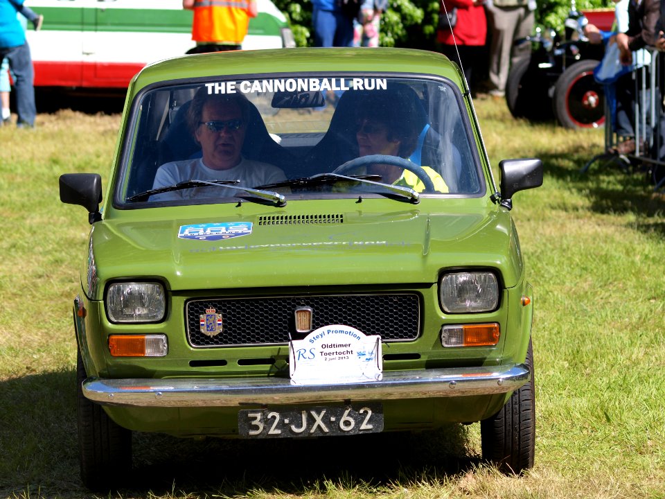 1976_FIAT_127,_32-JX-62_pic2