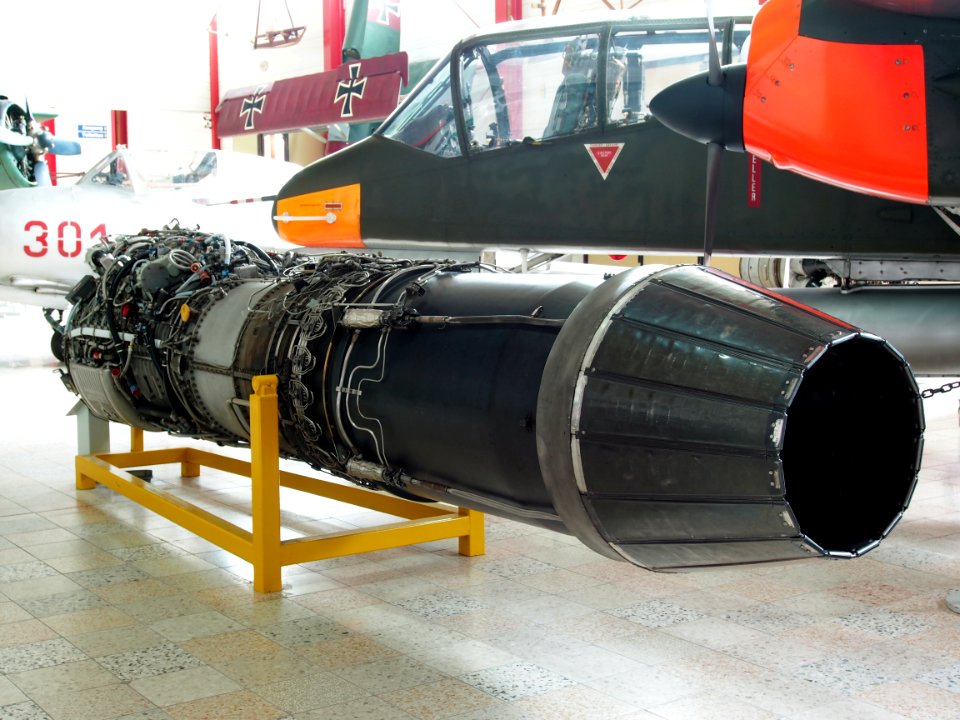 1968_MTU_(General_Electric)_J79-J-1K,_71KN,_7460rpm_at_Flugausstellung_Hermeskeil,_pic5