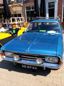 1971_Opel_Rekord_1900_station_at_the_SPECIAAL_Auto_Evenement_Nijkerk_2011,_pic3