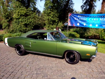 1969_Dodge_Coronet_R_slash_T_photo-13