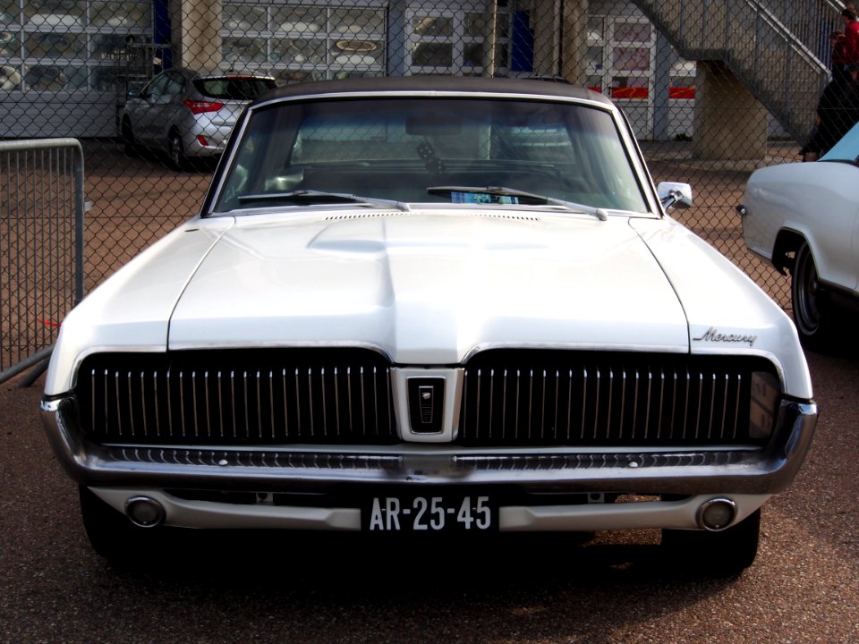 1968_Mercury_Cougar_pic2