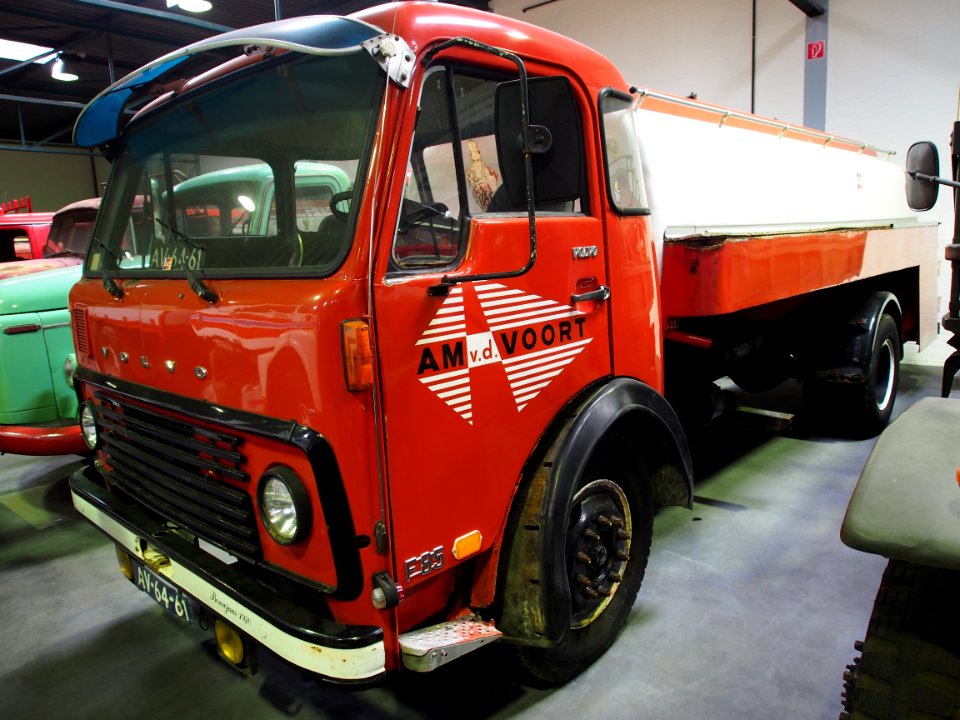 1970_Volvo_F85_pict1