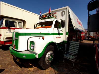 1976_Scania_L8150_SAE_(1976),_Dutch_licence_registration_89-42-JB_pic