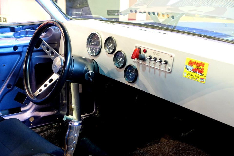 1970_Dodge_Challenger_R-T_-_Automobile_Driving_Museum_-_El_Segundo,_CA_-_DSC01716