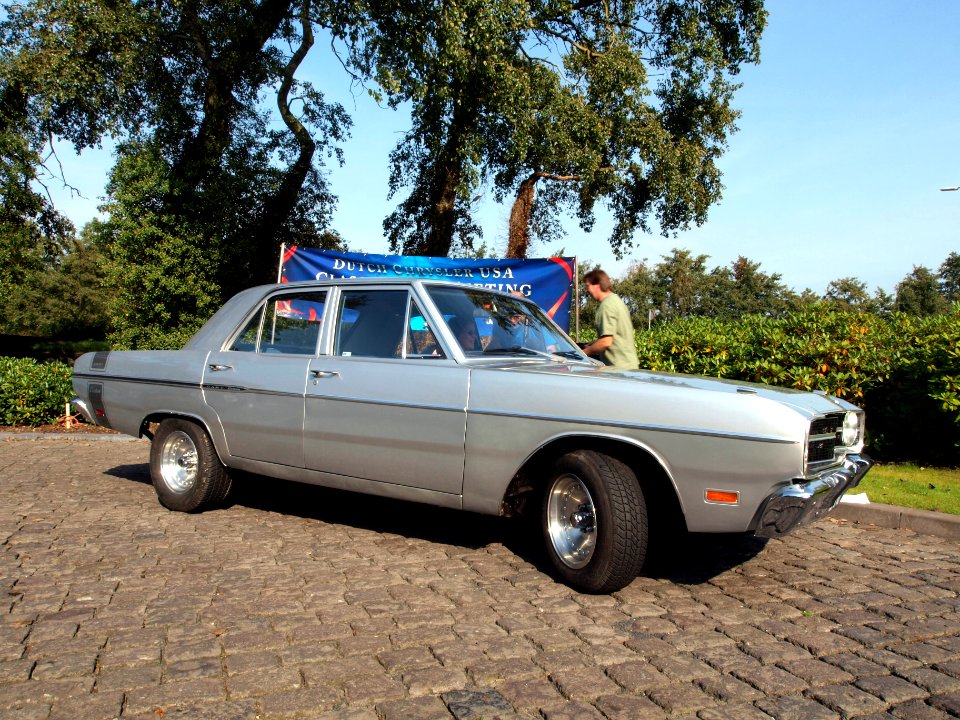 1969_Dodge_Dart_Custom_photo-2