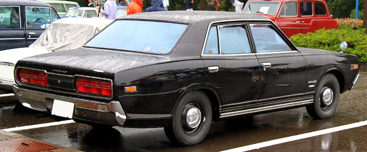 1971_Nissan_Cedric_2000_Deluxe_rear