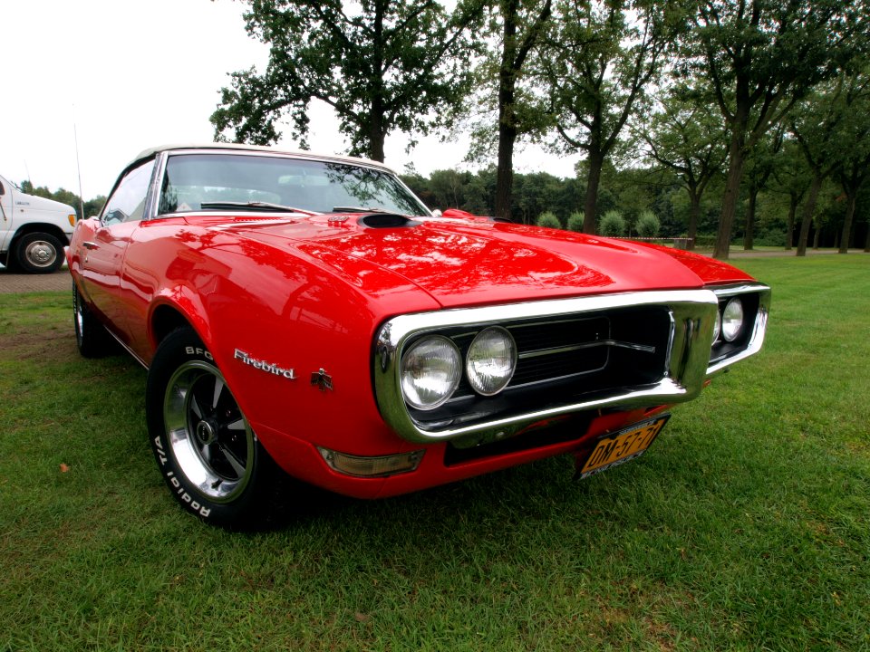 1968_Pontiac_Firebird_400,_Dutch_licence_registration_DM-57-71_p2