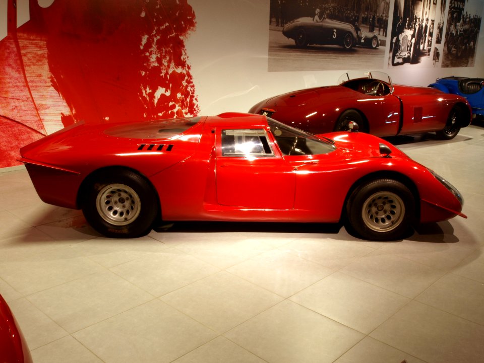1970_Alfa_Romeo_Tipo_33slash2_Daytona_Coupé_p1