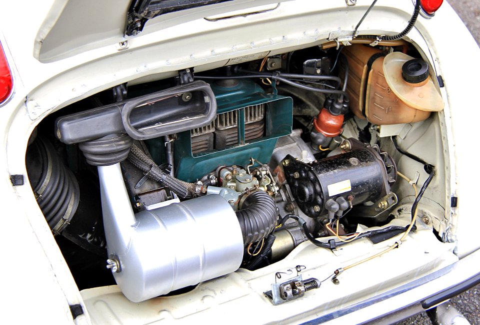 1967_Subaru_360_engine