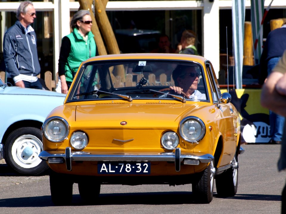 1969_Fiat_Sport_850_Coupe_pic1