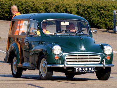 1970_Morris_Minor_Traveller,_Dutch_licence_registration_DR-55-94,_pic1