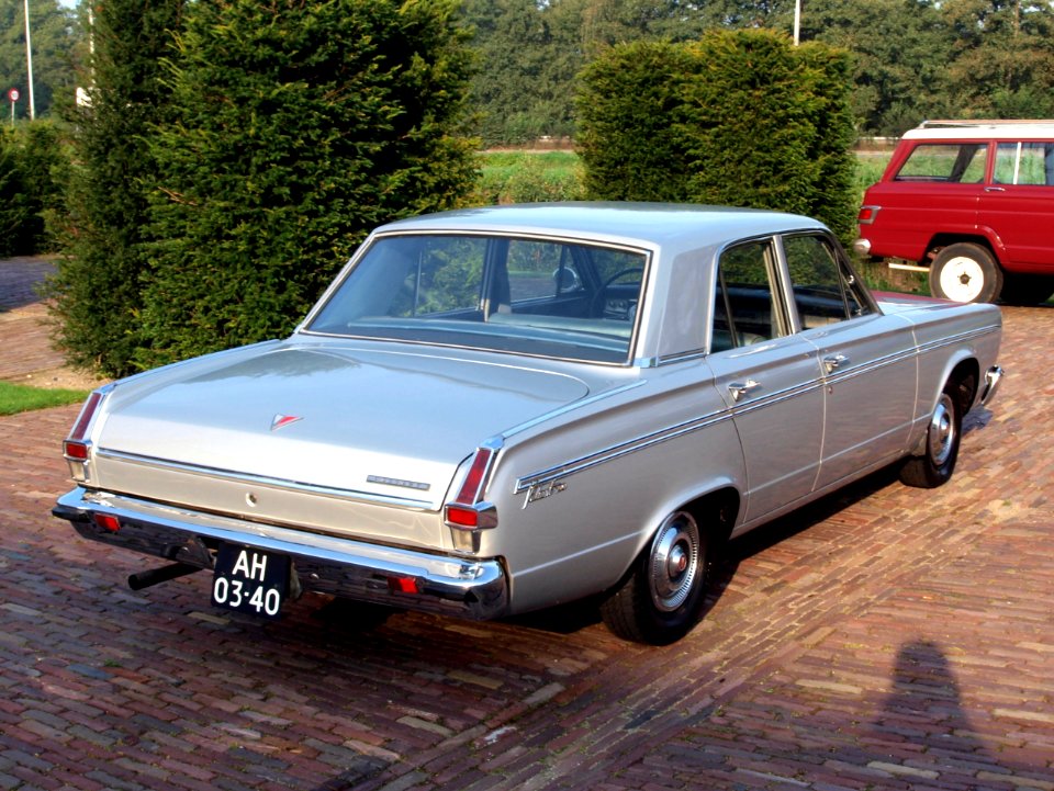 1967_Chrysler_Valiant_200_photo-1