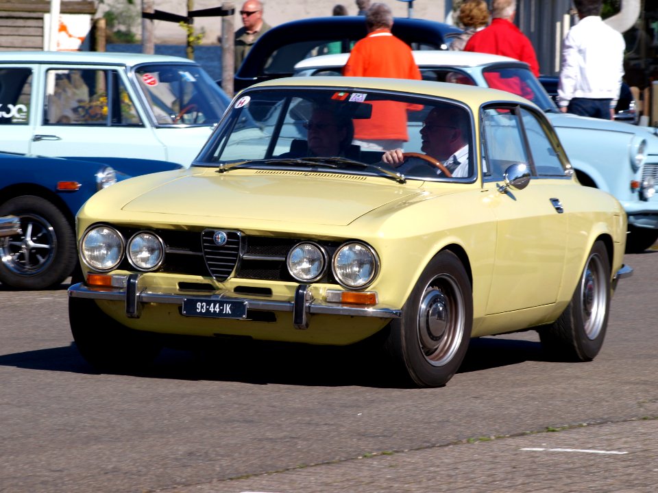 1969_Alfa_Romeo_1750_GTV_pic4