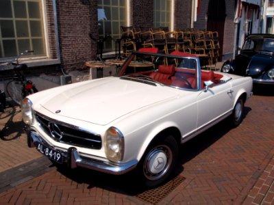 1969_Mercedes-Benz_280SL_Automatic_AL-84-19