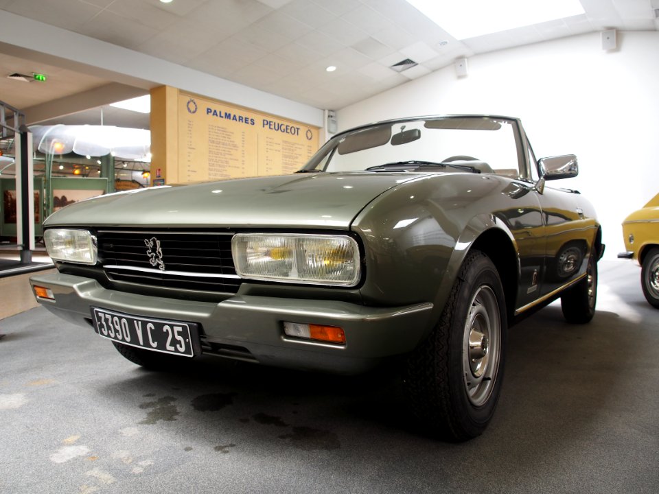 1969_Peugeot_504_Cabriolet_V6_Pininfarina_photo_2