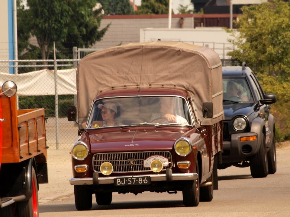 1971_Peugeot_404_4XD_pic-001